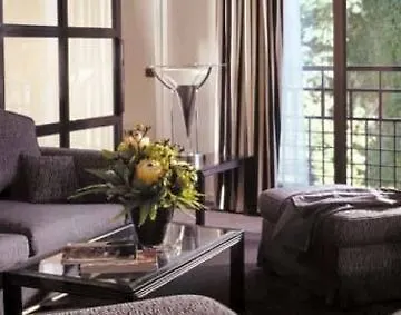 La Residence Du Roy Paris Champs Elysees 4*,